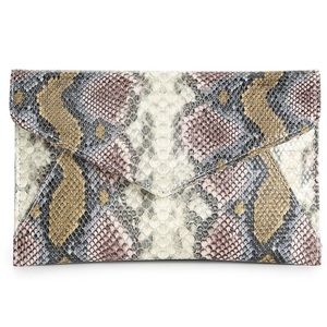 {NWT} Urban Expressions SNAKE PRINT Clutch (Pink)